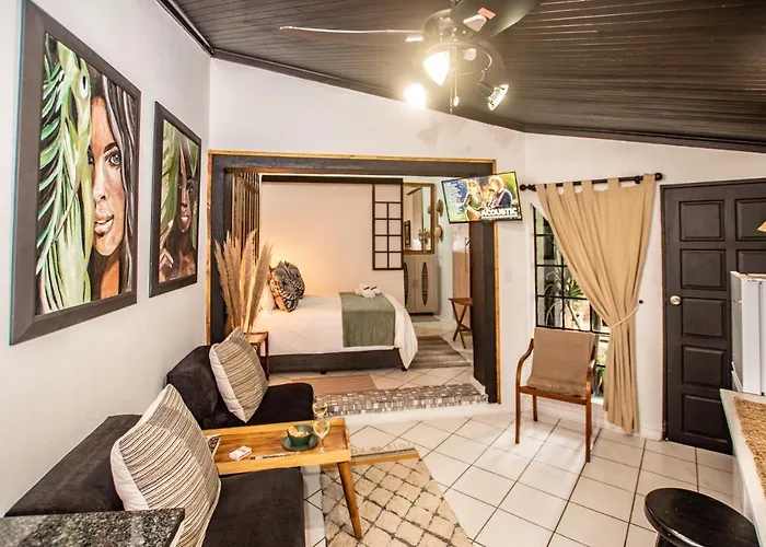 Hello Sunshine Self Catering Studio Apartments